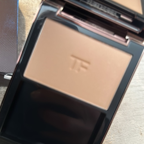 Tom Ford Translucent Finishing Powder Sahara Dusk 03 - Picture 2 of 4